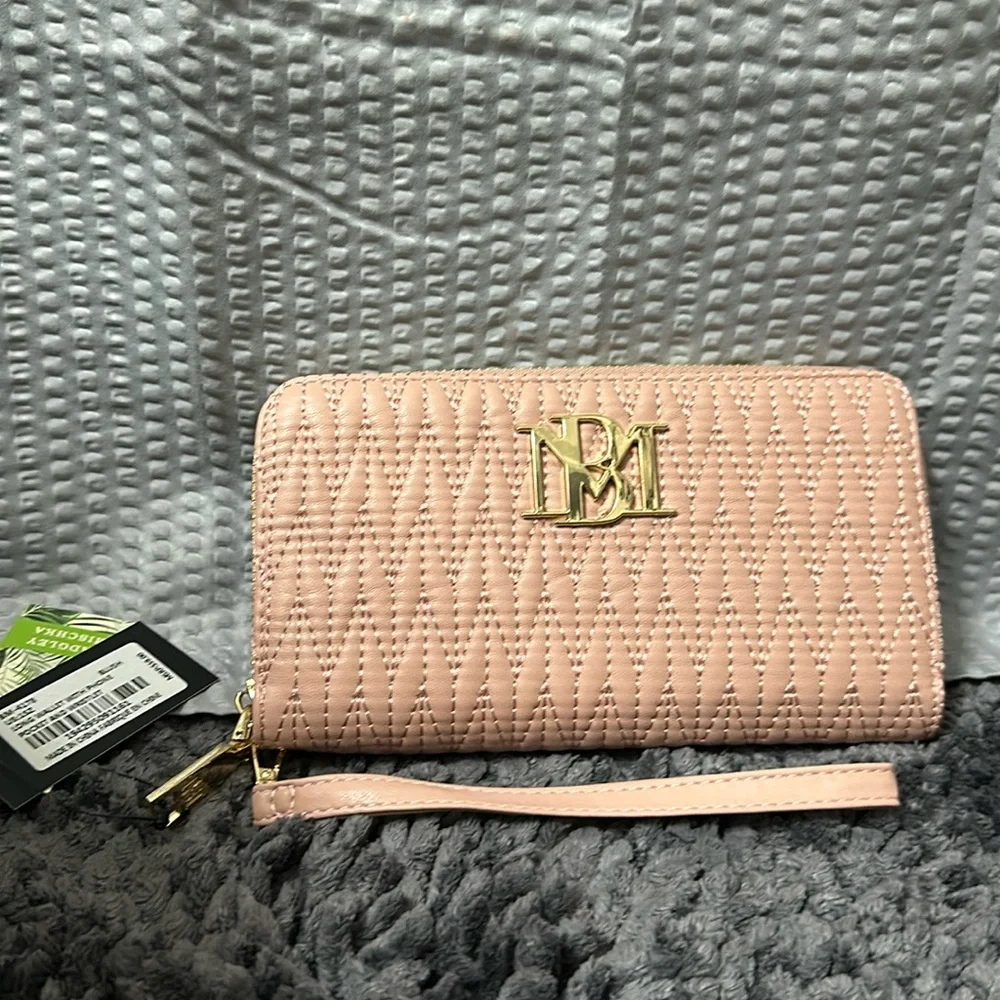 Badgley Mischka wallet/wristlet phone wallet. Back pocket holds phone. NWT
